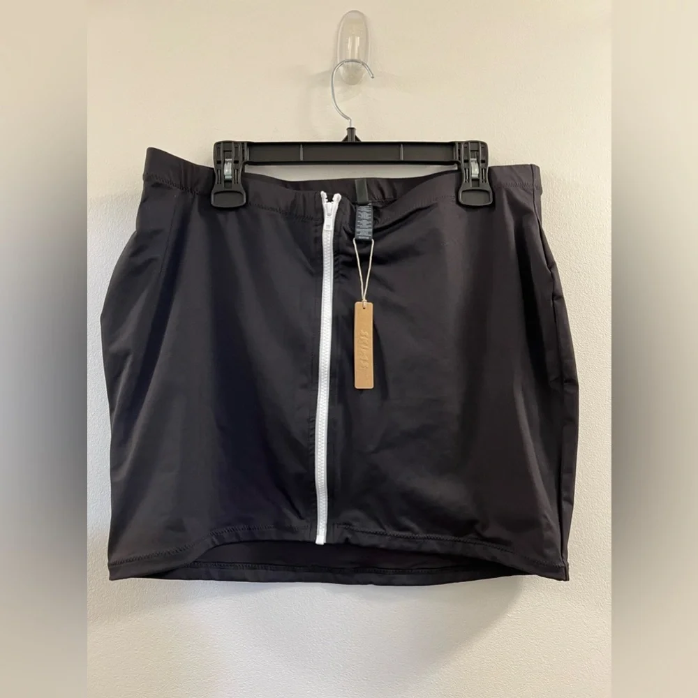 SKIMS sporty zipper swim mini skirt black p1.